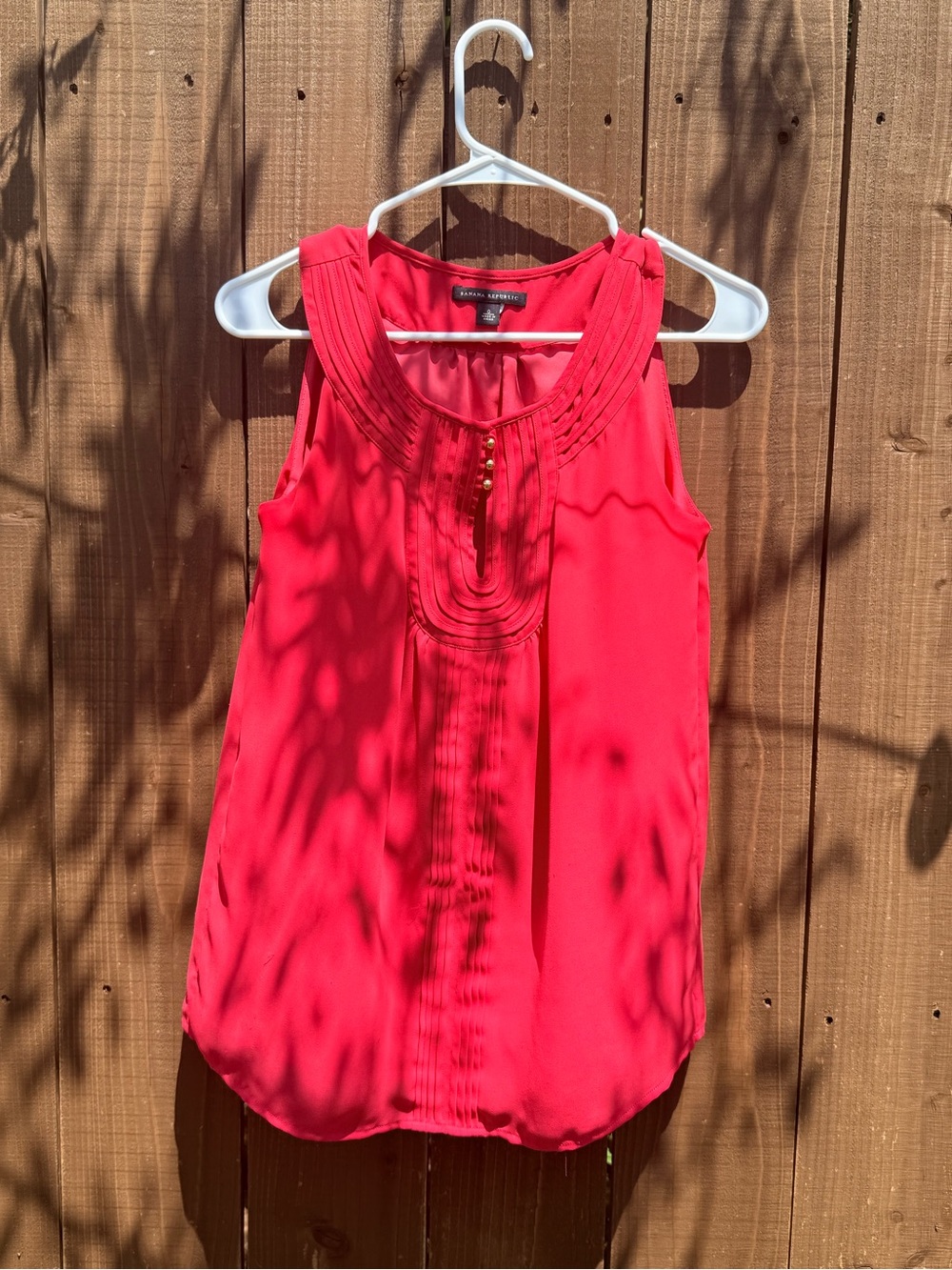 Banana Republic Bright Coral Red Pleated Sleeveless Blouse